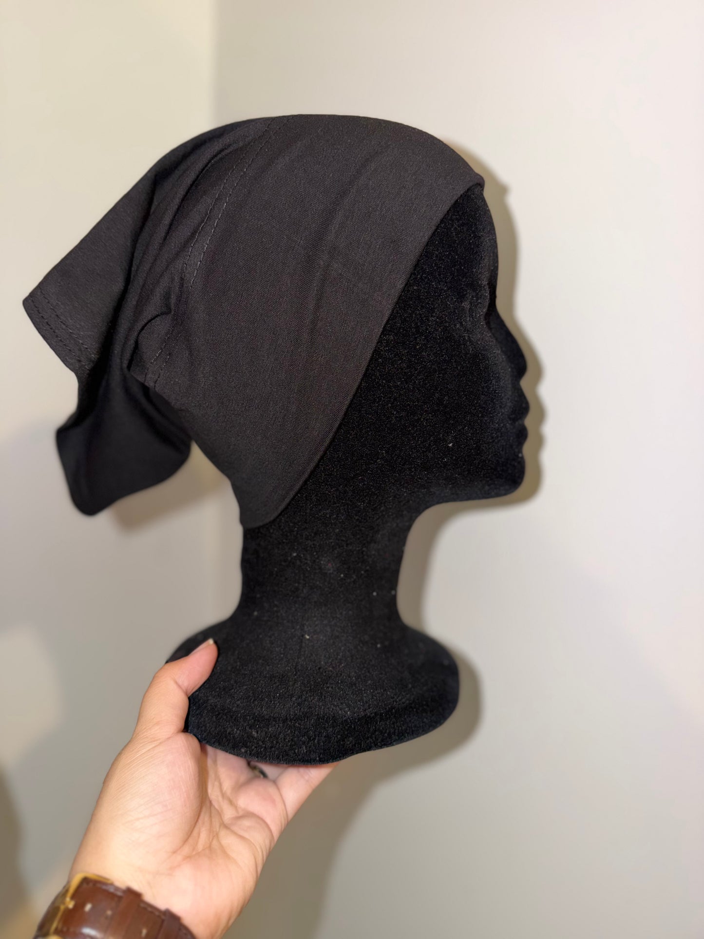 Bonnet tube sous hijab en coton : Confort, tenue & respirabilité
