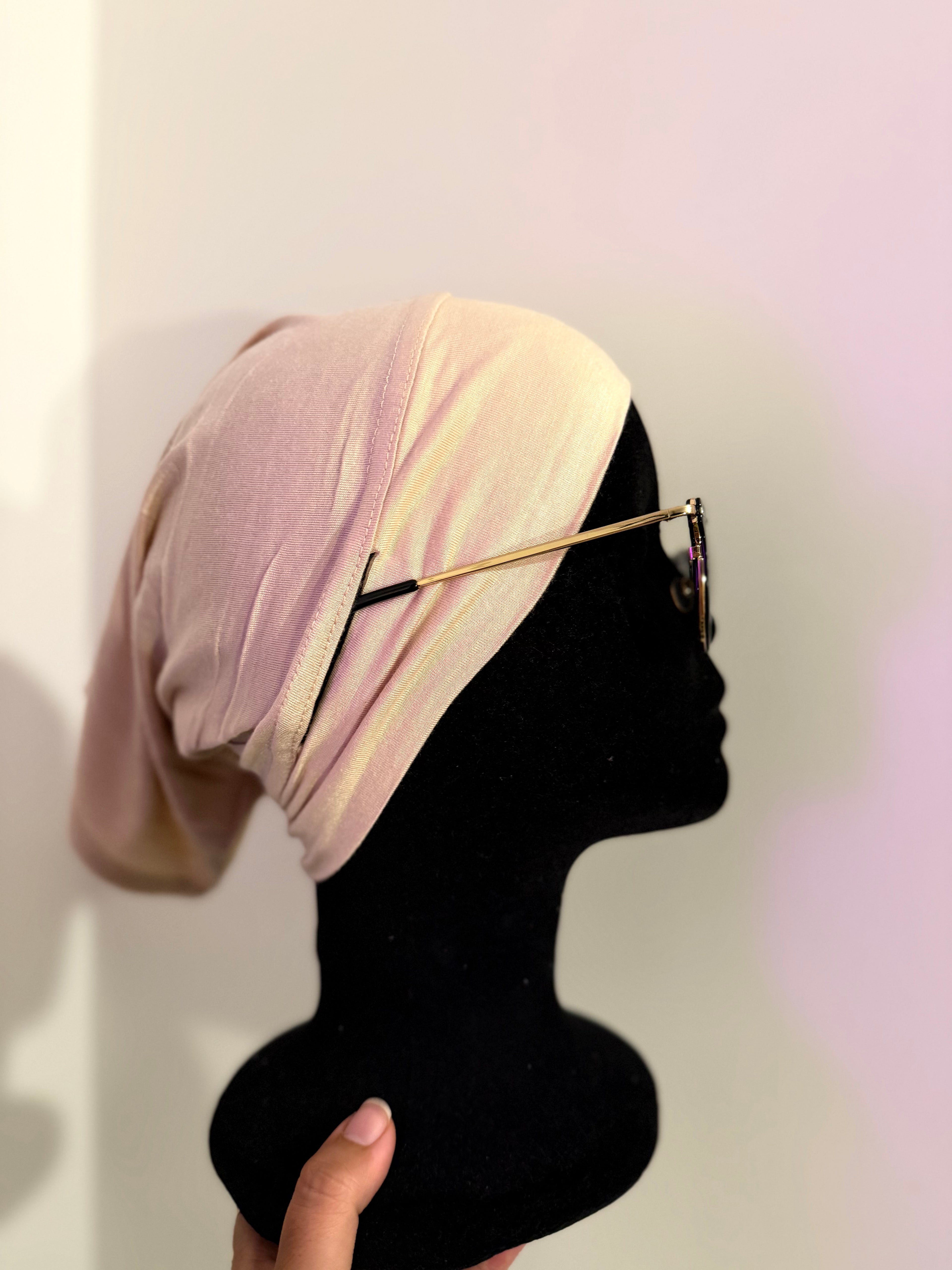 Bonnet sous hijab avec ouverture pour lunettes