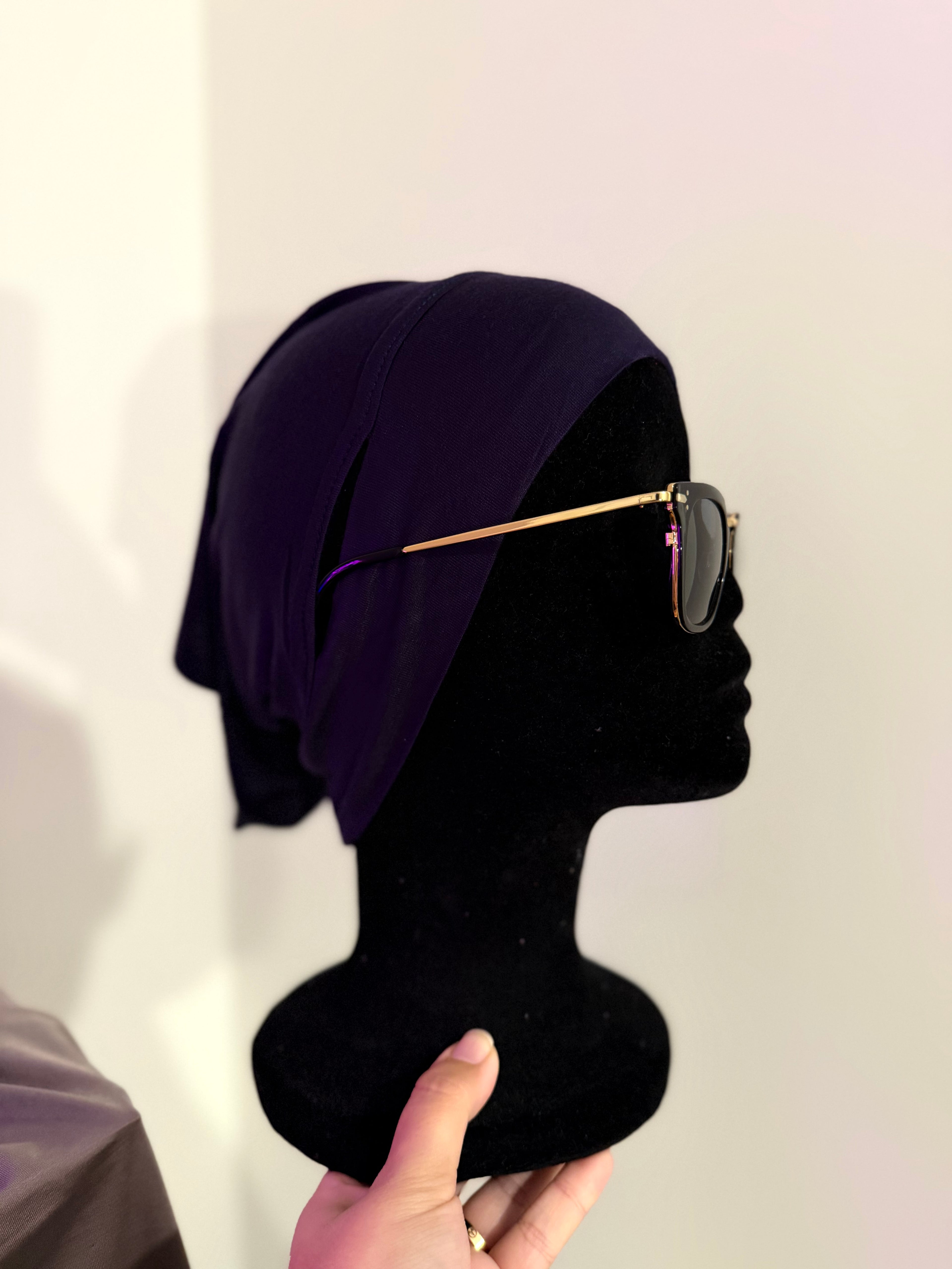 Bonnet sous hijab avec ouverture pour lunettes
