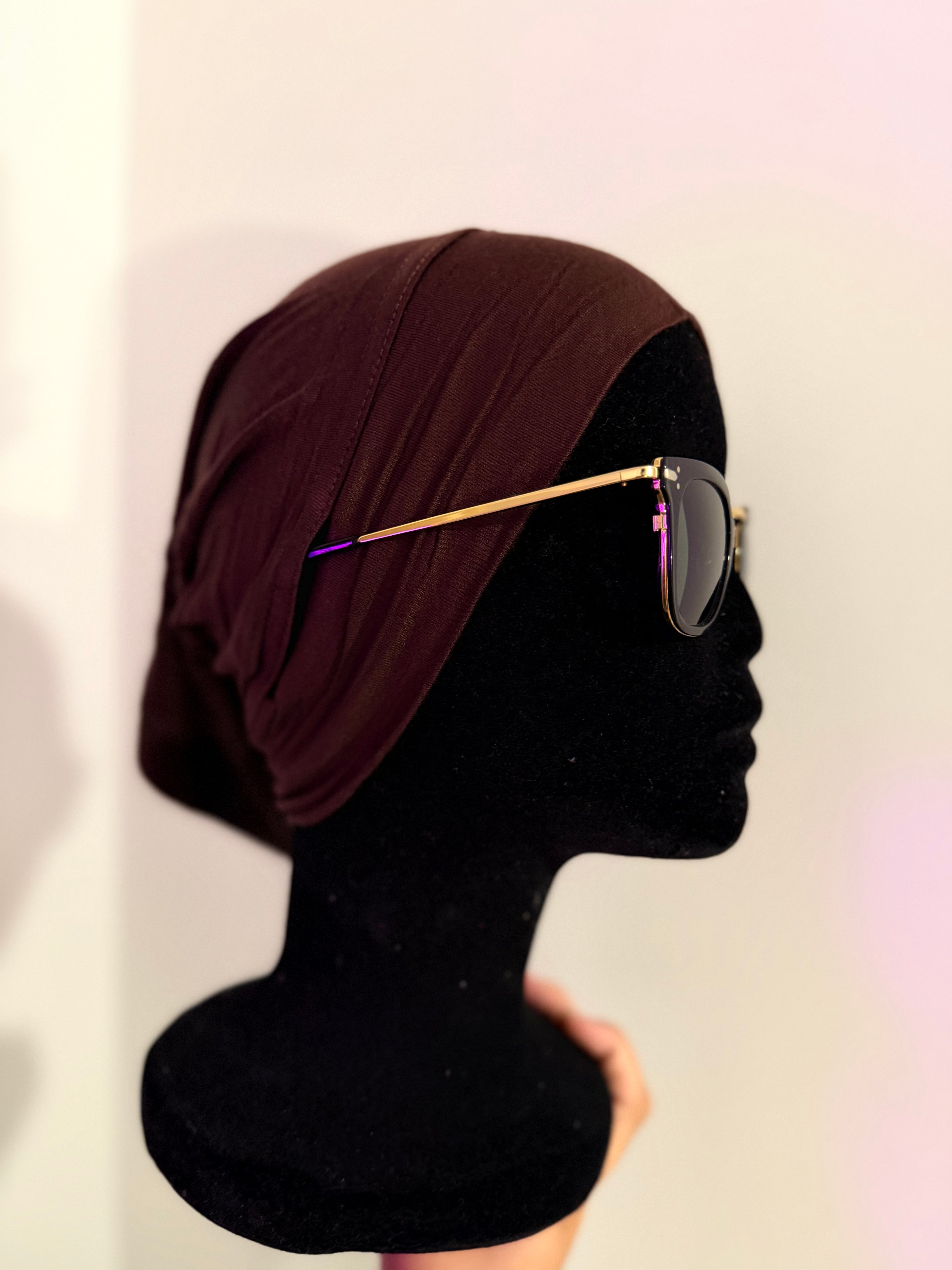 Bonnet sous hijab avec ouverture pour lunettes