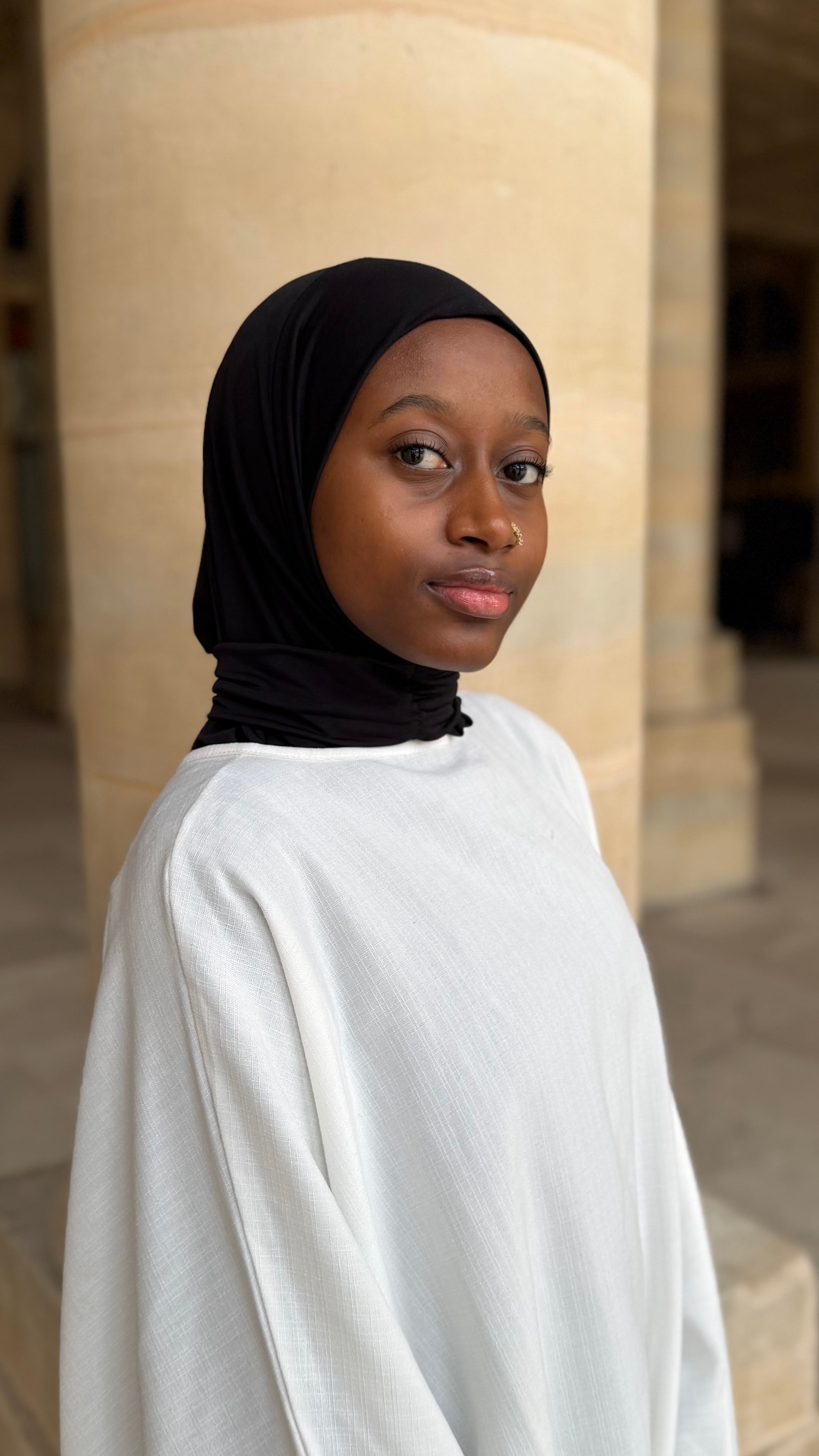 cagoule hijab boutonnee fermeture boutons ronizz
