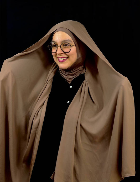 Hijab FACILITY moka à enfiler facilement – voile fluide avec base lycra, Made in Morocco