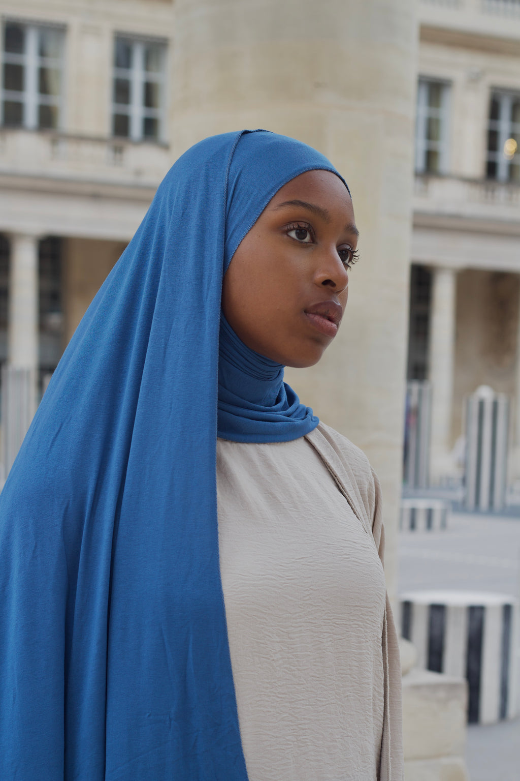 Hijab bleu d’été en jersey, modèle HijabGo tubulaire made in France, sans bonnet ni épingles