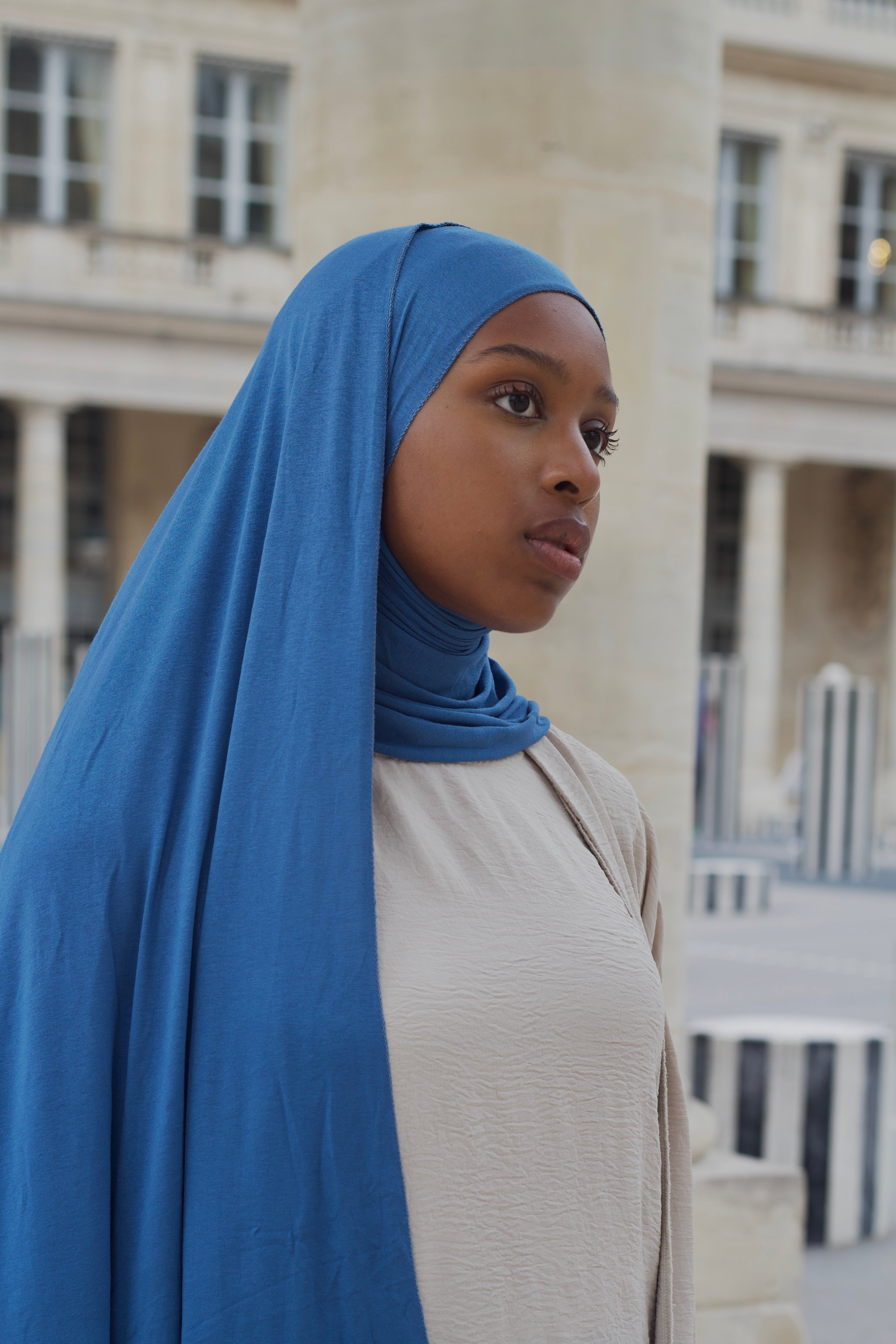 Hijab bleu d’été en jersey, modèle HijabGo tubulaire made in France, sans bonnet ni épingles